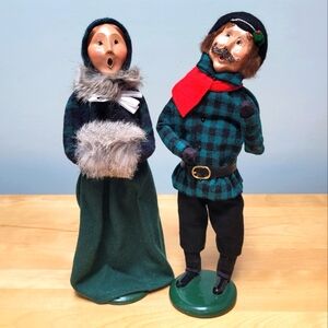 BYERS CAROLLERS | Man & Woman